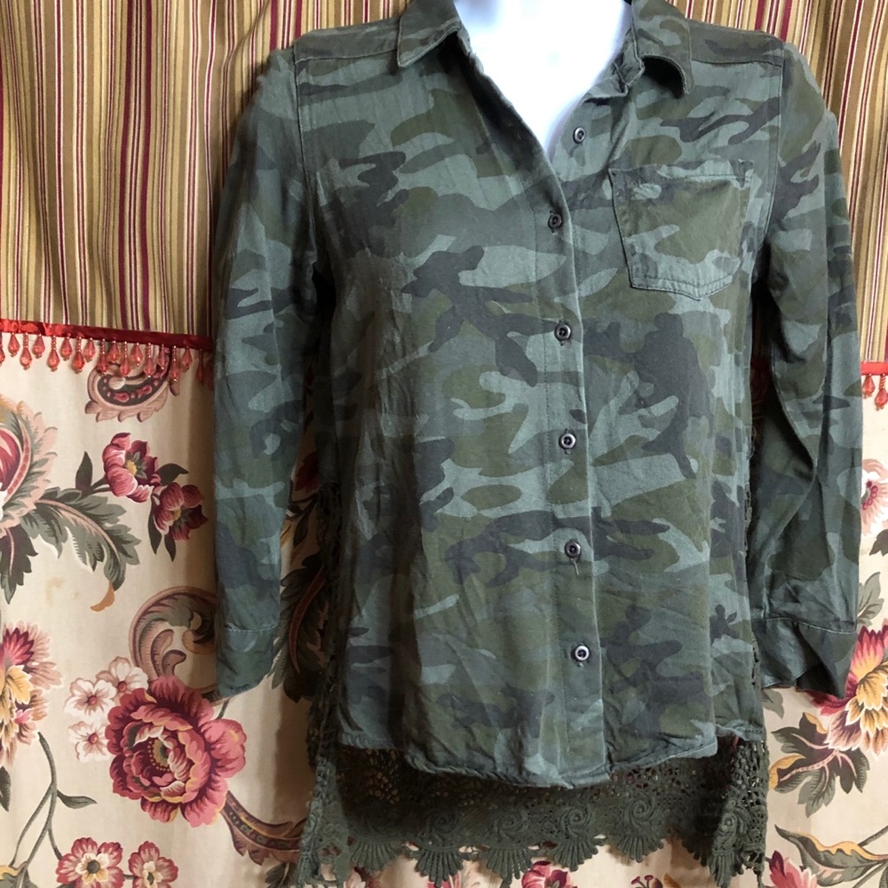 Camo Top With Lace Back On Bottom Half - Picture 2 of 8